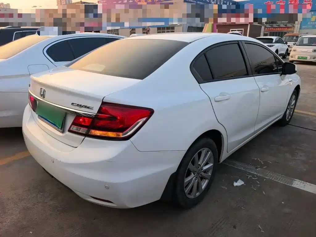 Honda Civic — миниатюра 7