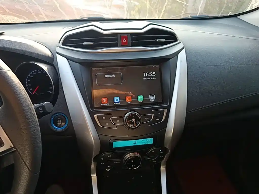 BYD Yuan EV — миниатюра 13