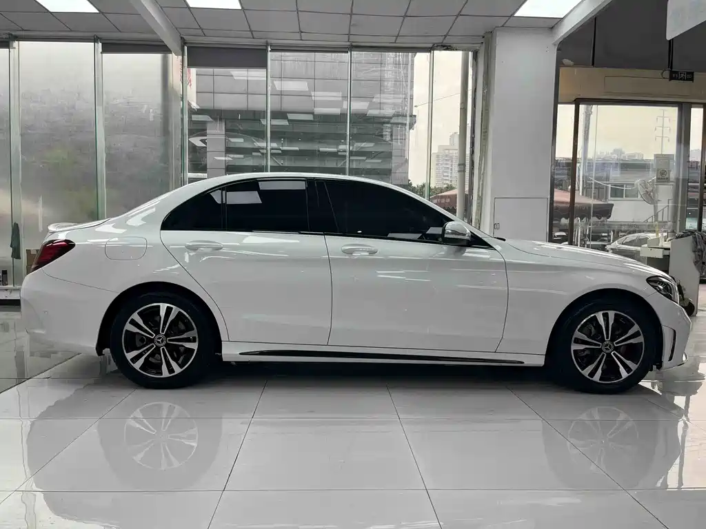 Mercedes-Benz C-Class — миниатюра 10