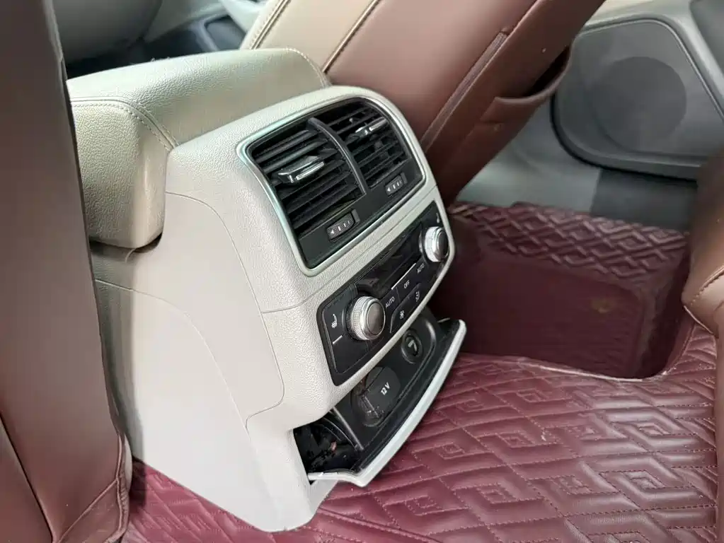 Audi A6L — миниатюра 9