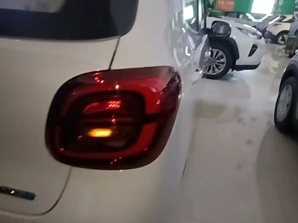 Wuling MINIEV — миниатюра 8