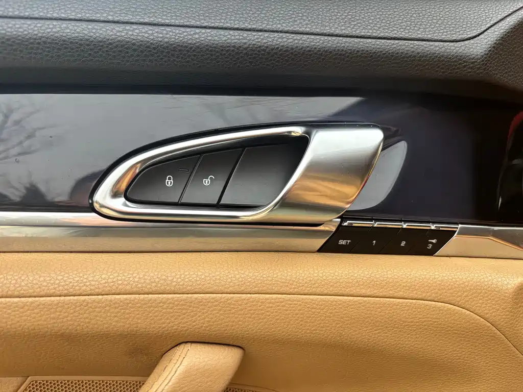 Porsche Panamera 2013 Panamera Platinum Edition 3.6L