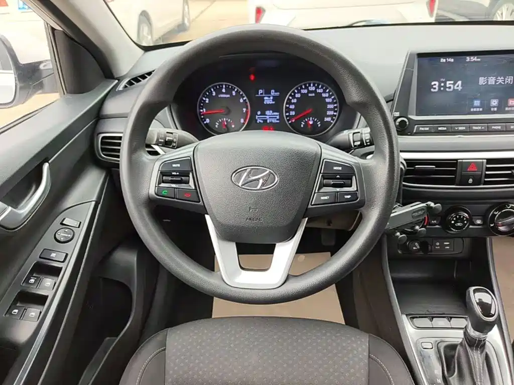 Hyundai Elantra — миниатюра 11