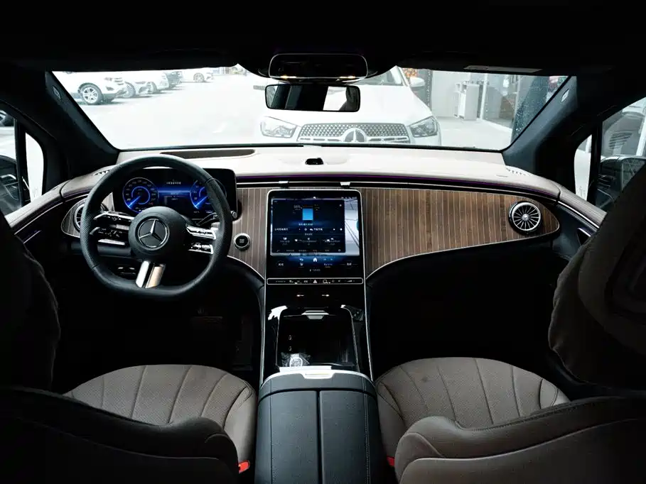 MERCEDES-BENZ EQE SUV