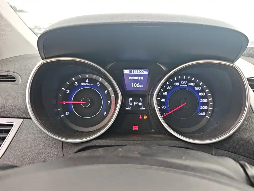 Hyundai Elantra Langdong — миниатюра 12
