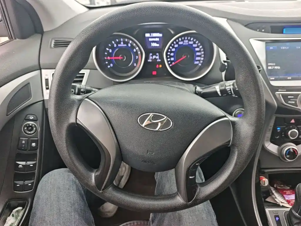 Hyundai Elantra Langdong — миниатюра 11