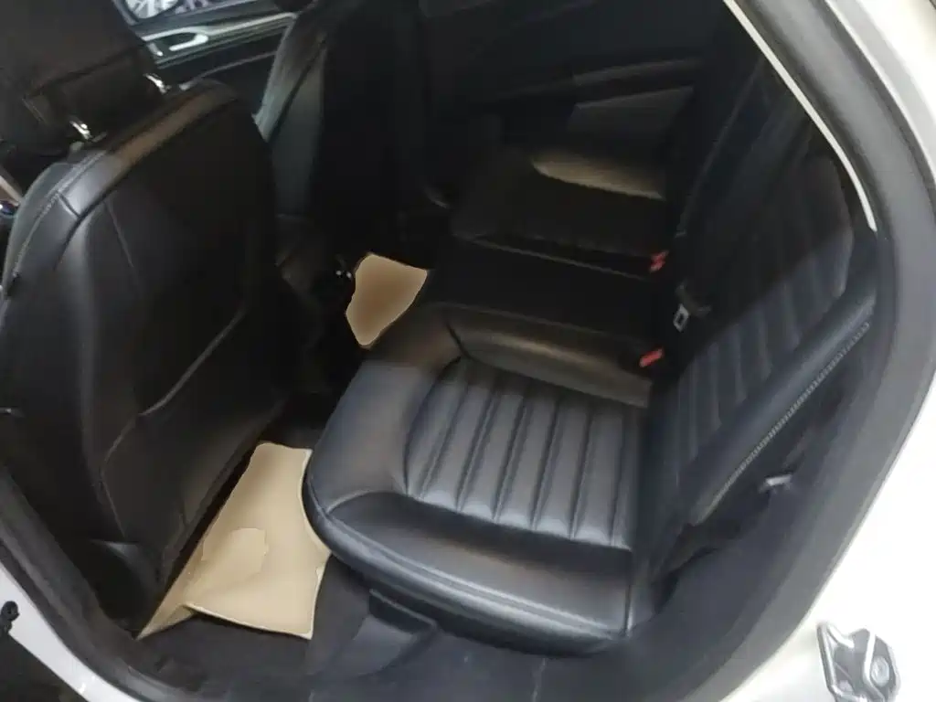 Ford Mondeo — миниатюра 17