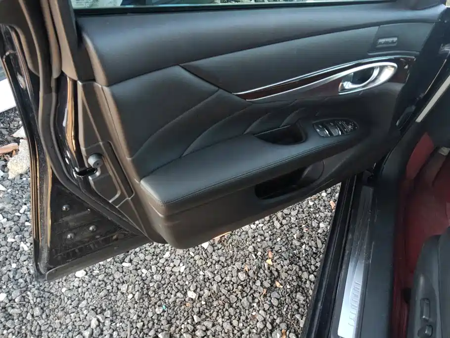 Infiniti Q70 — миниатюра 7