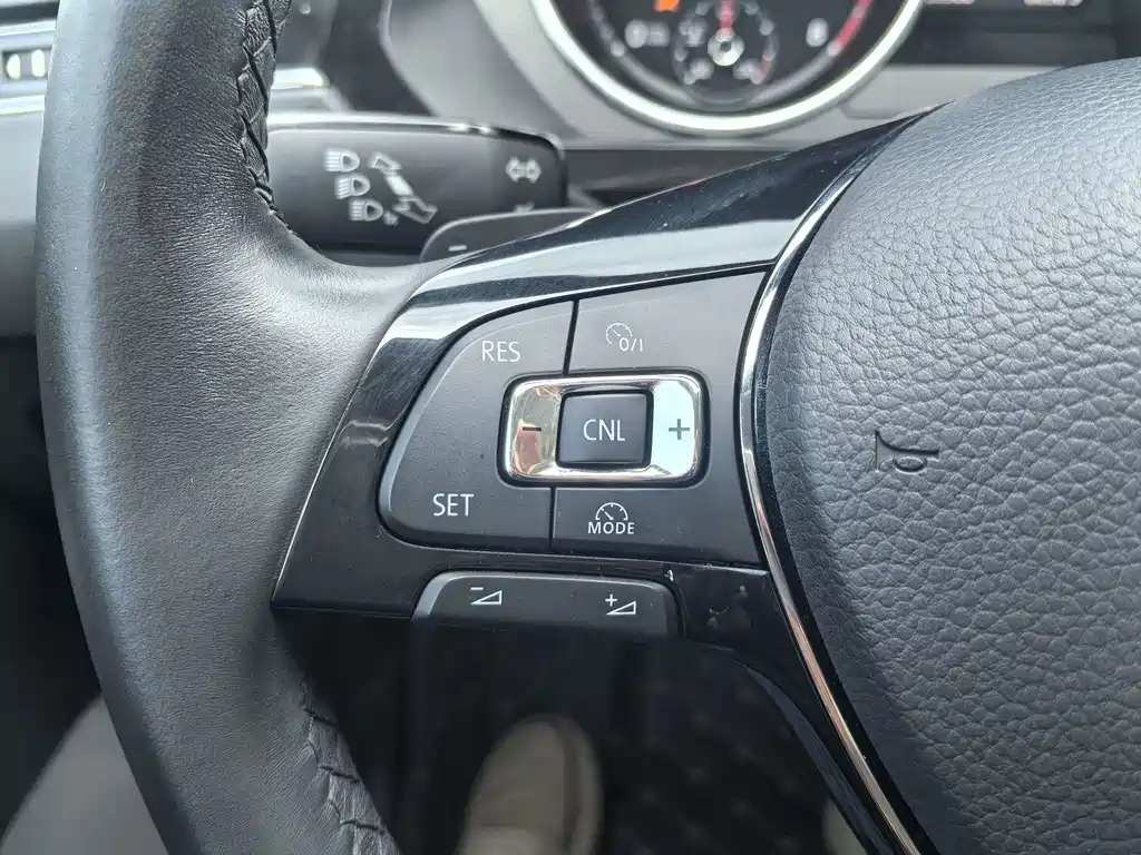 Volkswagen Tiguan L — миниатюра 18