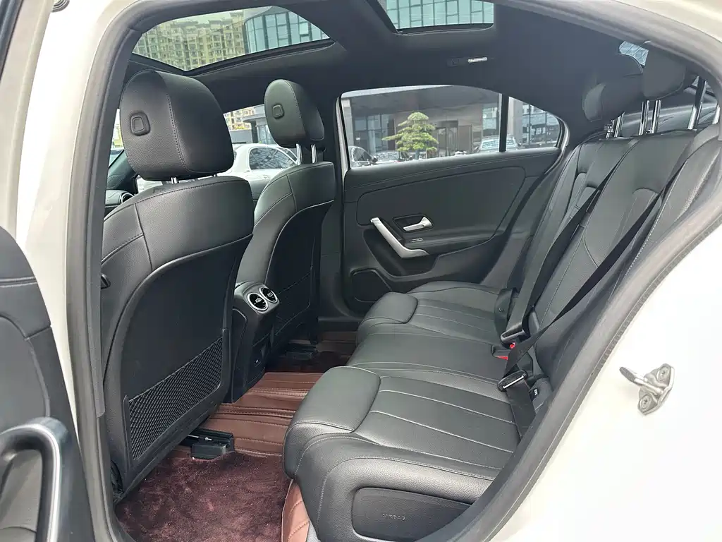 Mercedes-Benz A-Class — миниатюра 10