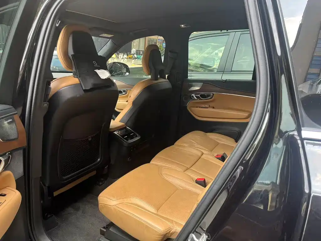 Volvo XC90 — миниатюра 7