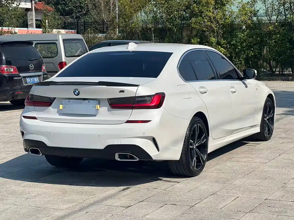BMW 3 Series — миниатюра 8