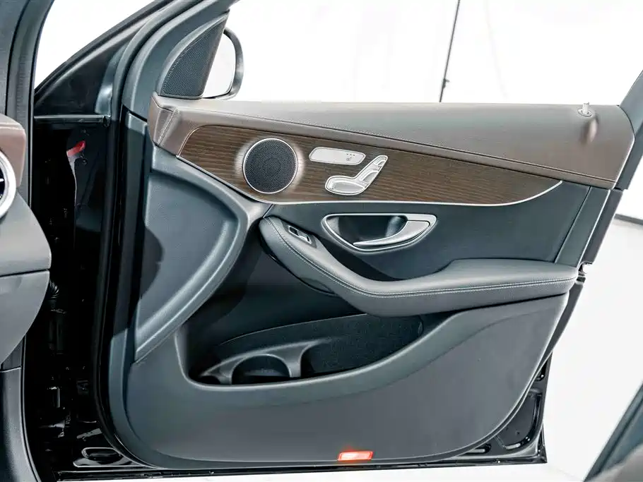 Mercedes-Benz GLC — миниатюра 13