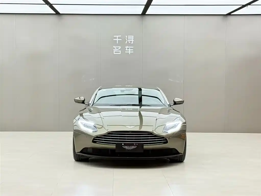 ASTON MARTIN DB11