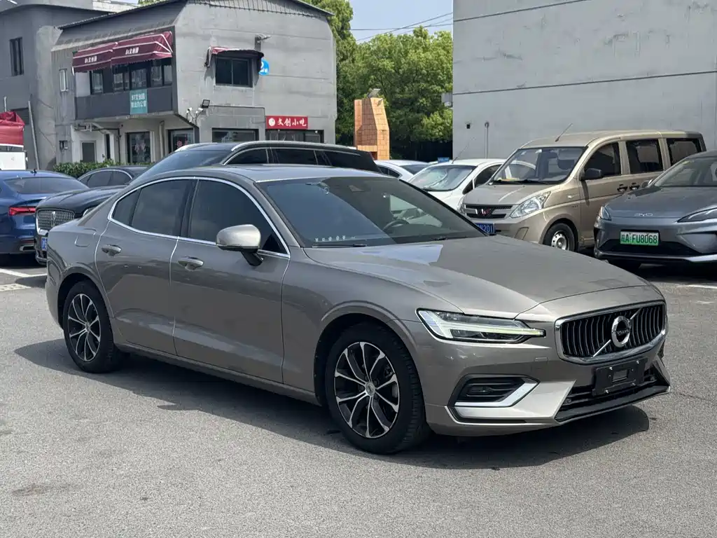 Volvo S60 — миниатюра 3