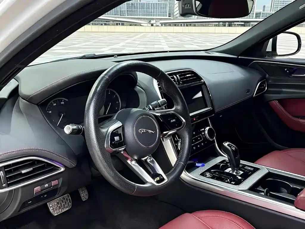 Jaguar XEL — миниатюра 4