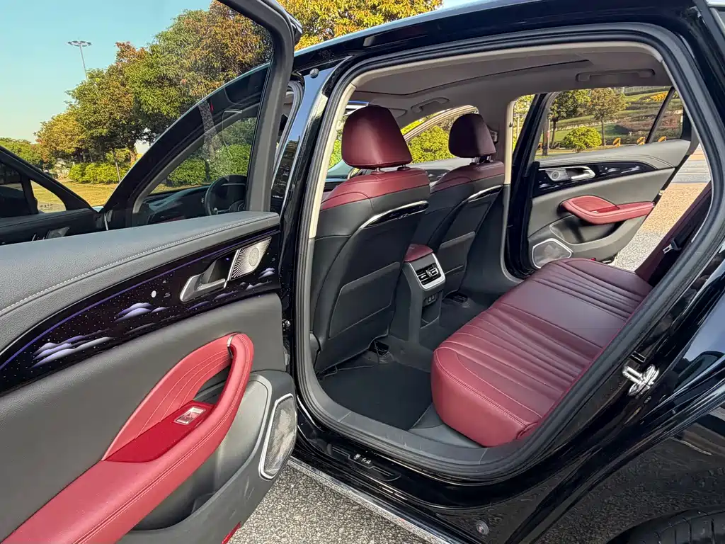 Hongqi Hongqi H5 — миниатюра 9