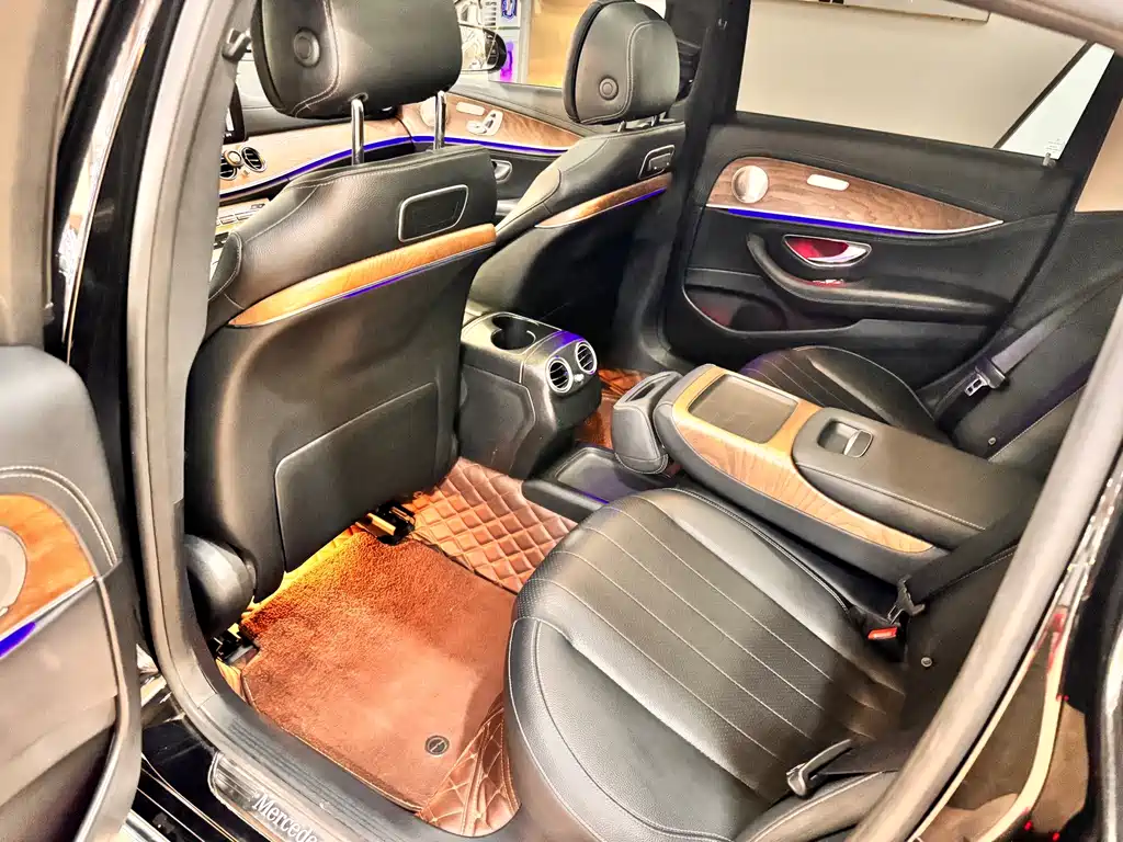 Mercedes-Benz E-Class — миниатюра 12