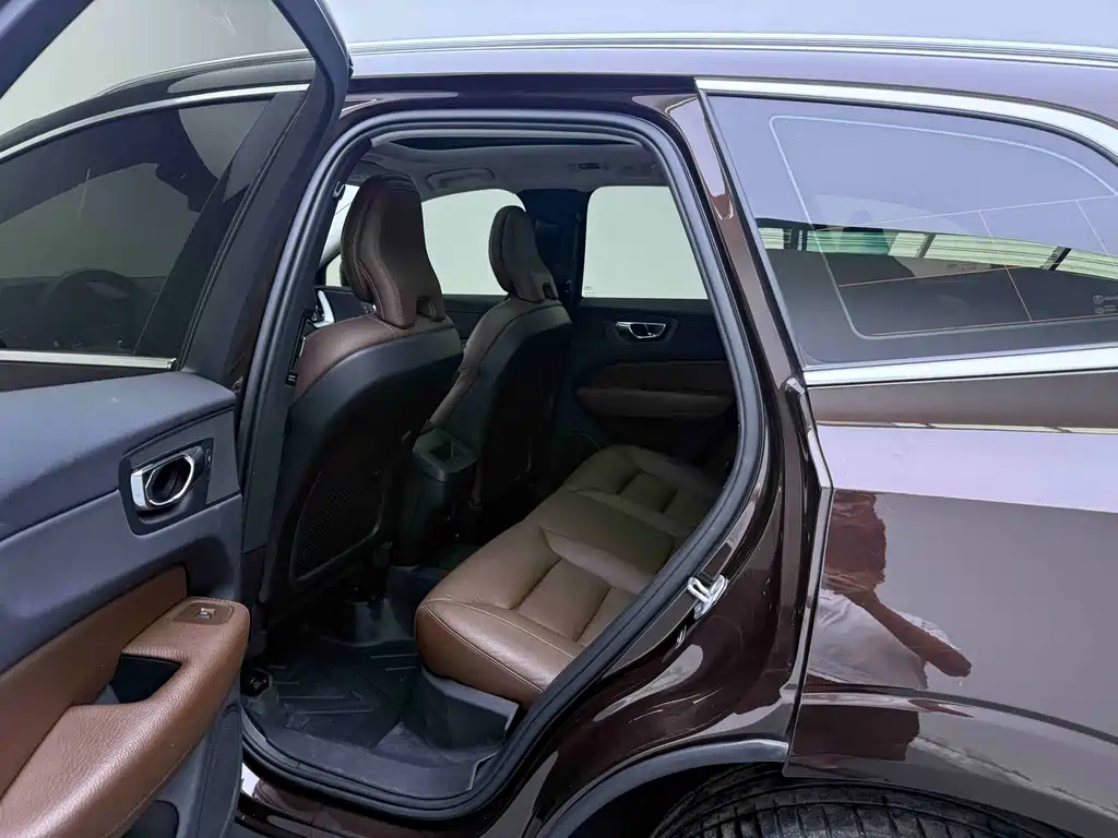 Volvo XC60 — миниатюра 10