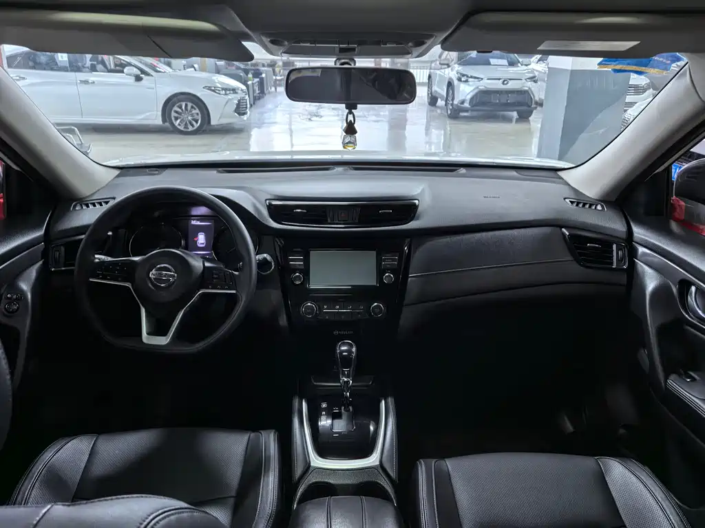 Nissan X-Trail — миниатюра 5