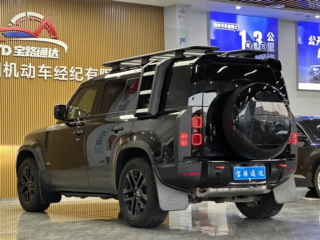Land Rover Defender — миниатюра 5