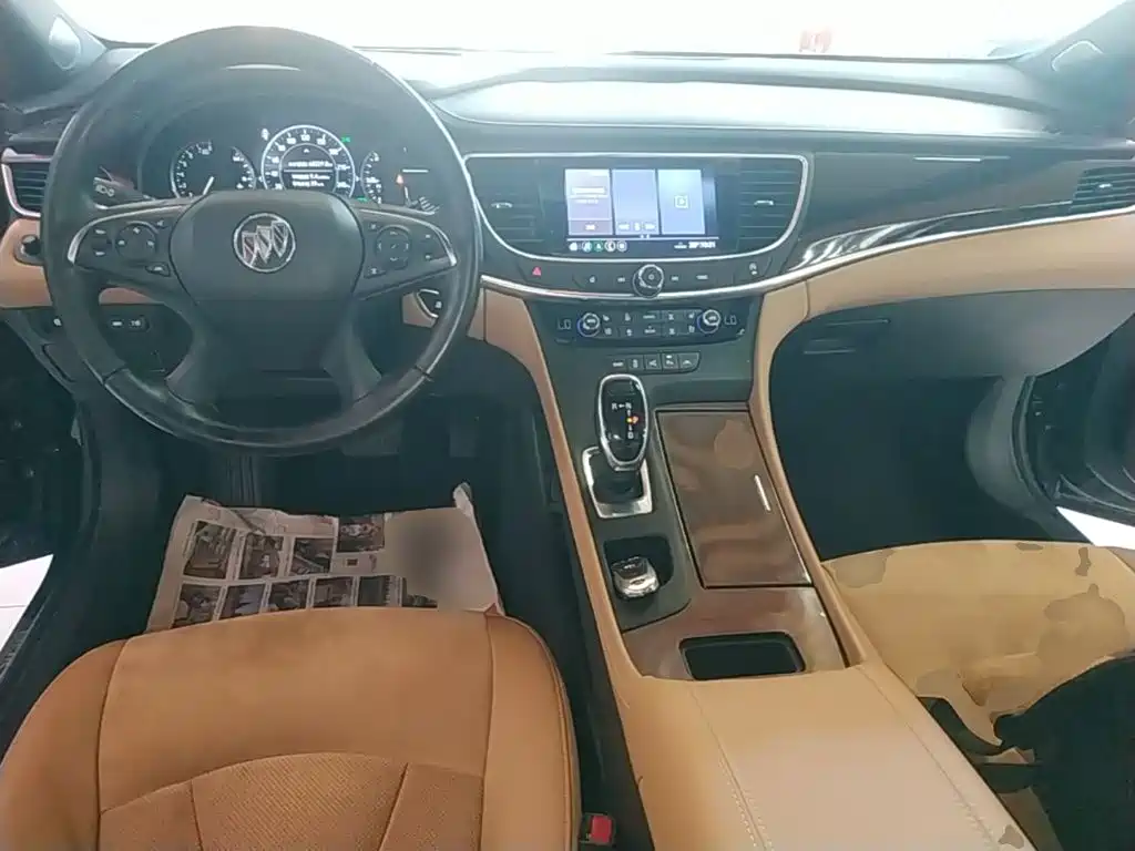 Buick LaCrosse — миниатюра 10