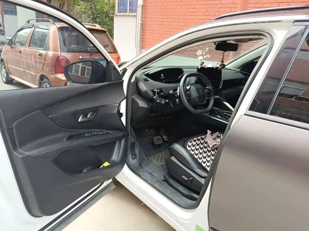 Peugeot 4008 — миниатюра 17