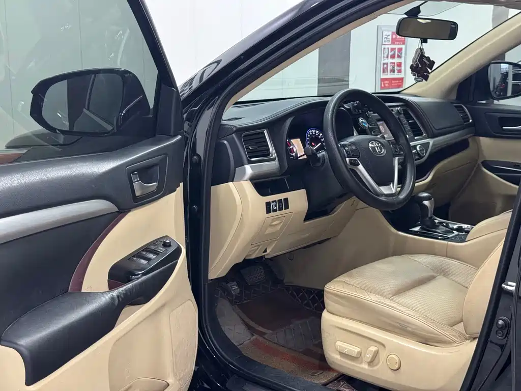 Toyota Highlander — миниатюра 6