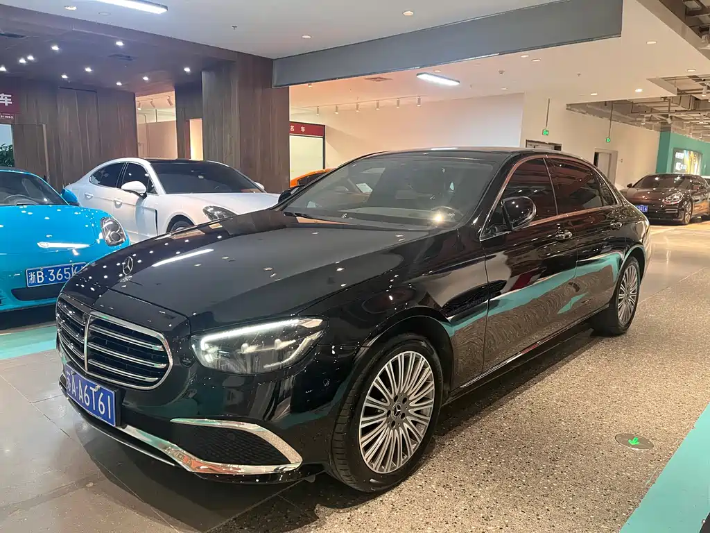 MERCEDES-BENZ E CLASS