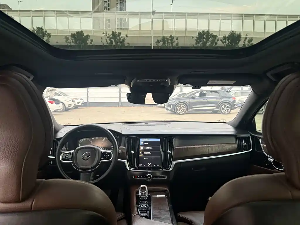 Volvo S90 — миниатюра 5
