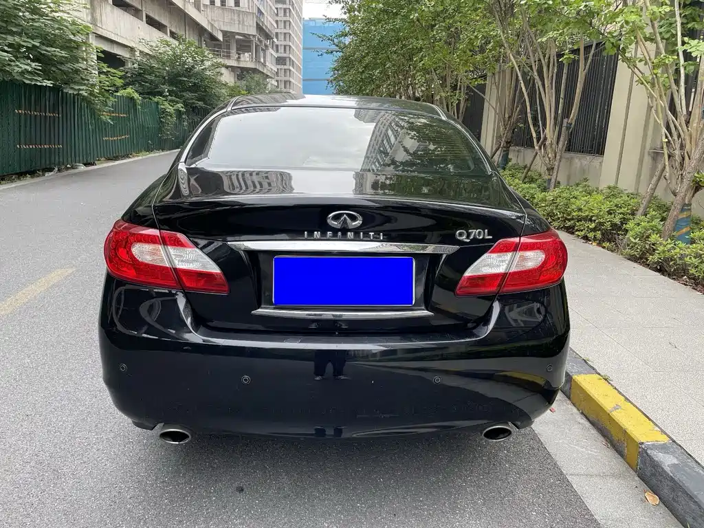 Infiniti Q70 — миниатюра 11