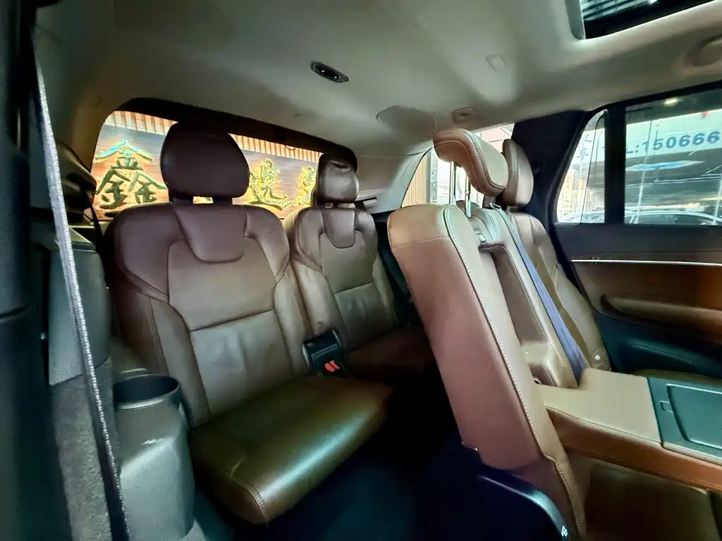Volvo XC90 — миниатюра 15