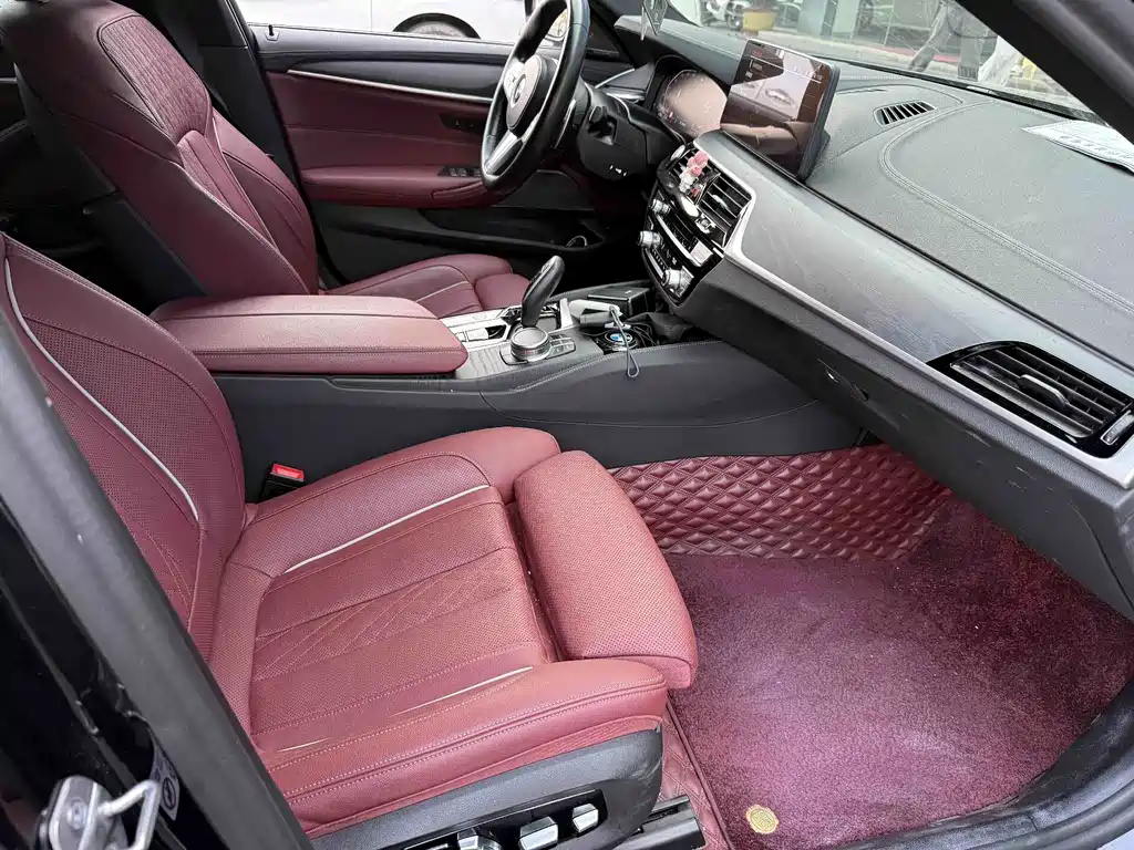 BMW 5 Series — миниатюра 4