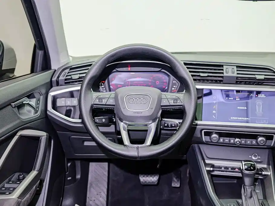 Audi Q3 — фотографии объявления, Фото 12