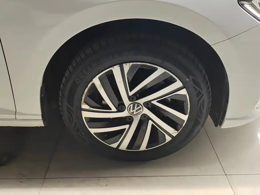 Volkswagen Lavida — миниатюра 6