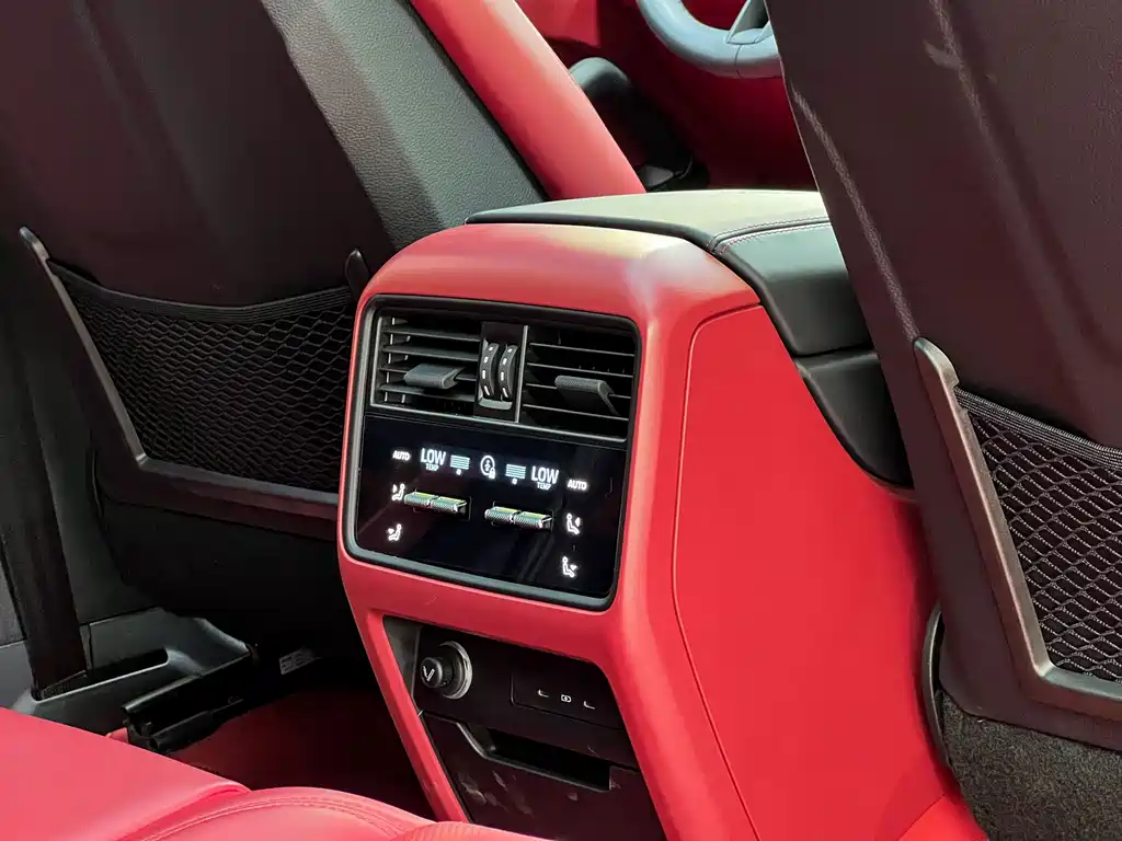 Porsche Cayenne — миниатюра 21