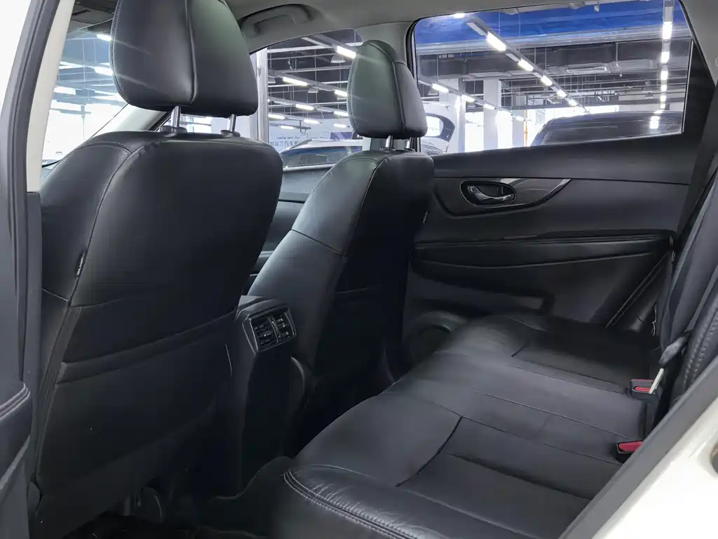 Nissan X-Trail — миниатюра 6