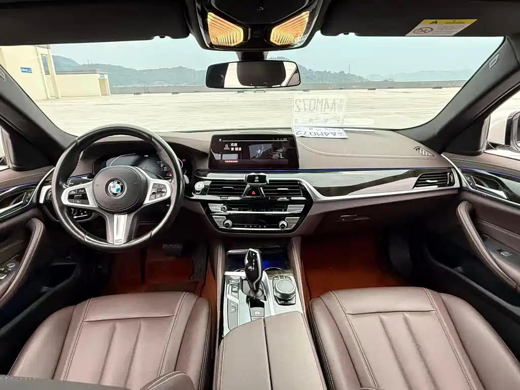 BMW 5 Series — миниатюра 4
