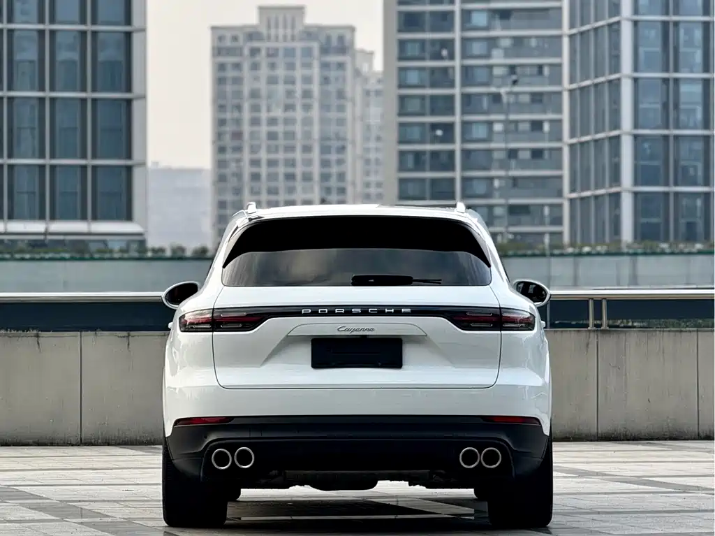 Porsche Cayenne — миниатюра 4