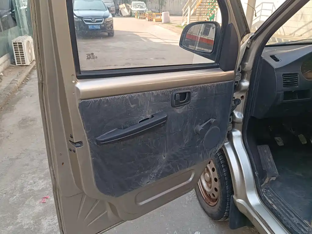 Wuling Rongguang — миниатюра 6
