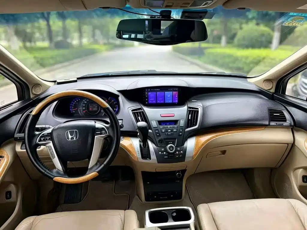 Honda Odyssey — миниатюра 8