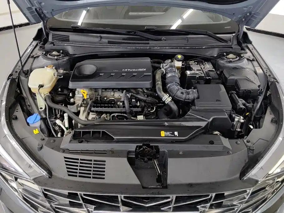 Hyundai Elantra — миниатюра 10