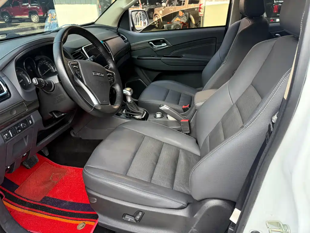 ISUZU MU X SHEPHERD RANGER