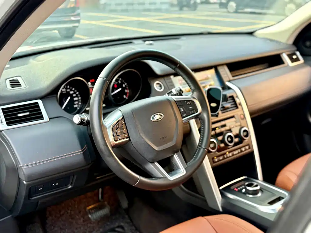 Land Rover Discovery Sport — миниатюра 9