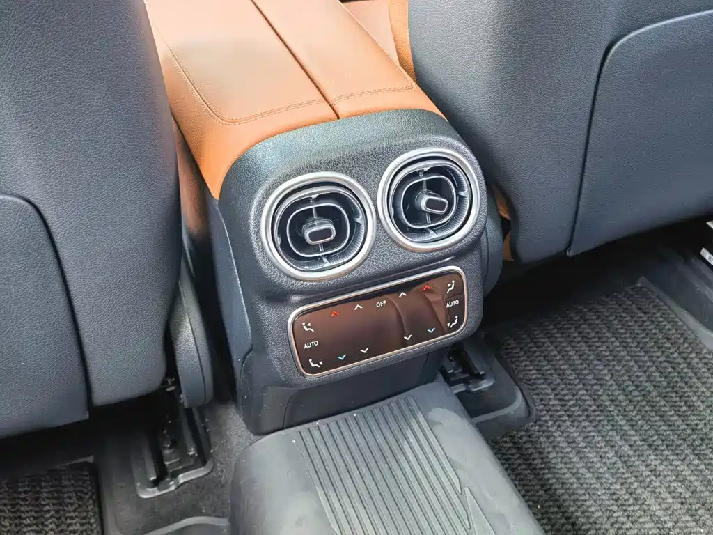 Mercedes-Benz GLC — миниатюра 34