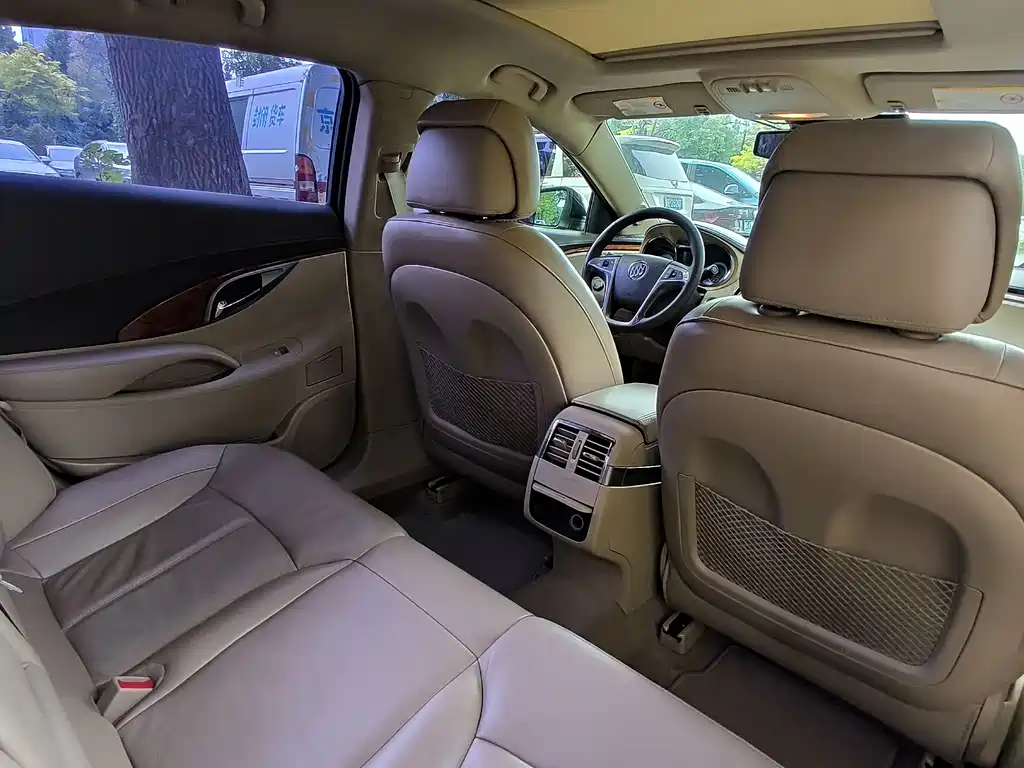 Buick LaCrosse — миниатюра 12