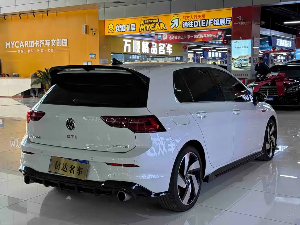 VOLKSWAGEN GOLF GTI