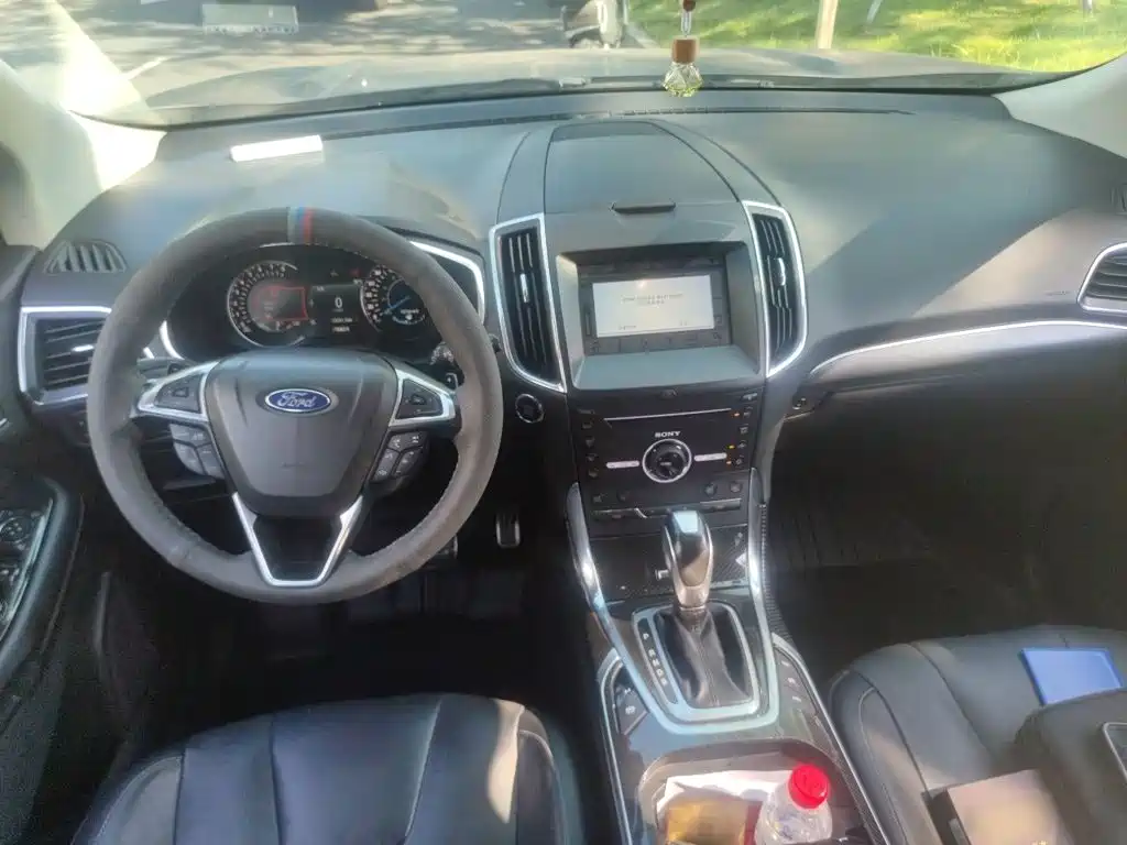 Ford Edge — миниатюра 10