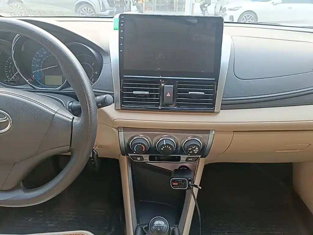 Toyota Yaris L — миниатюра 9
