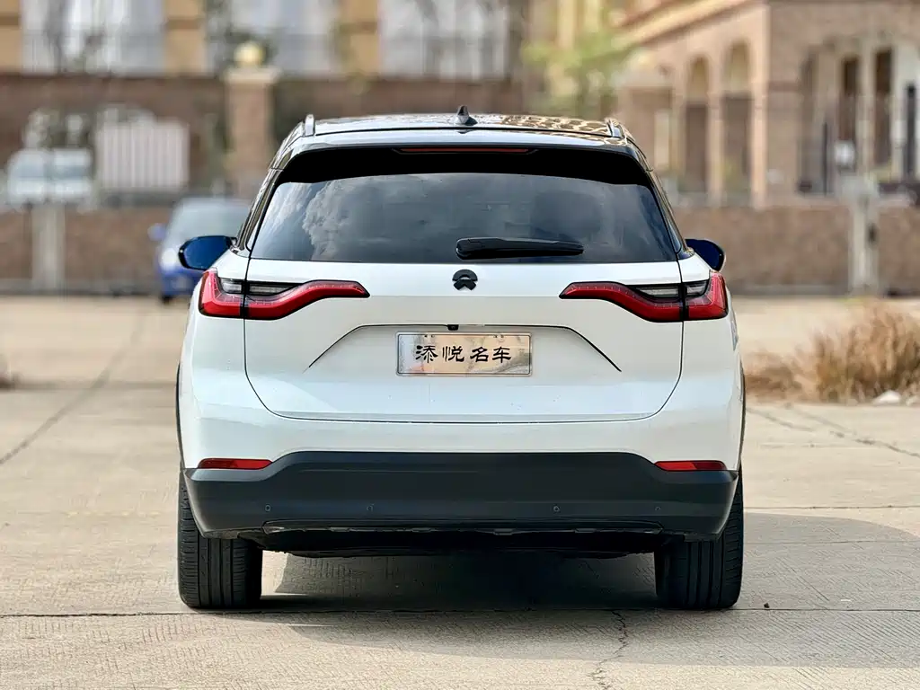 NIO NIO ES8